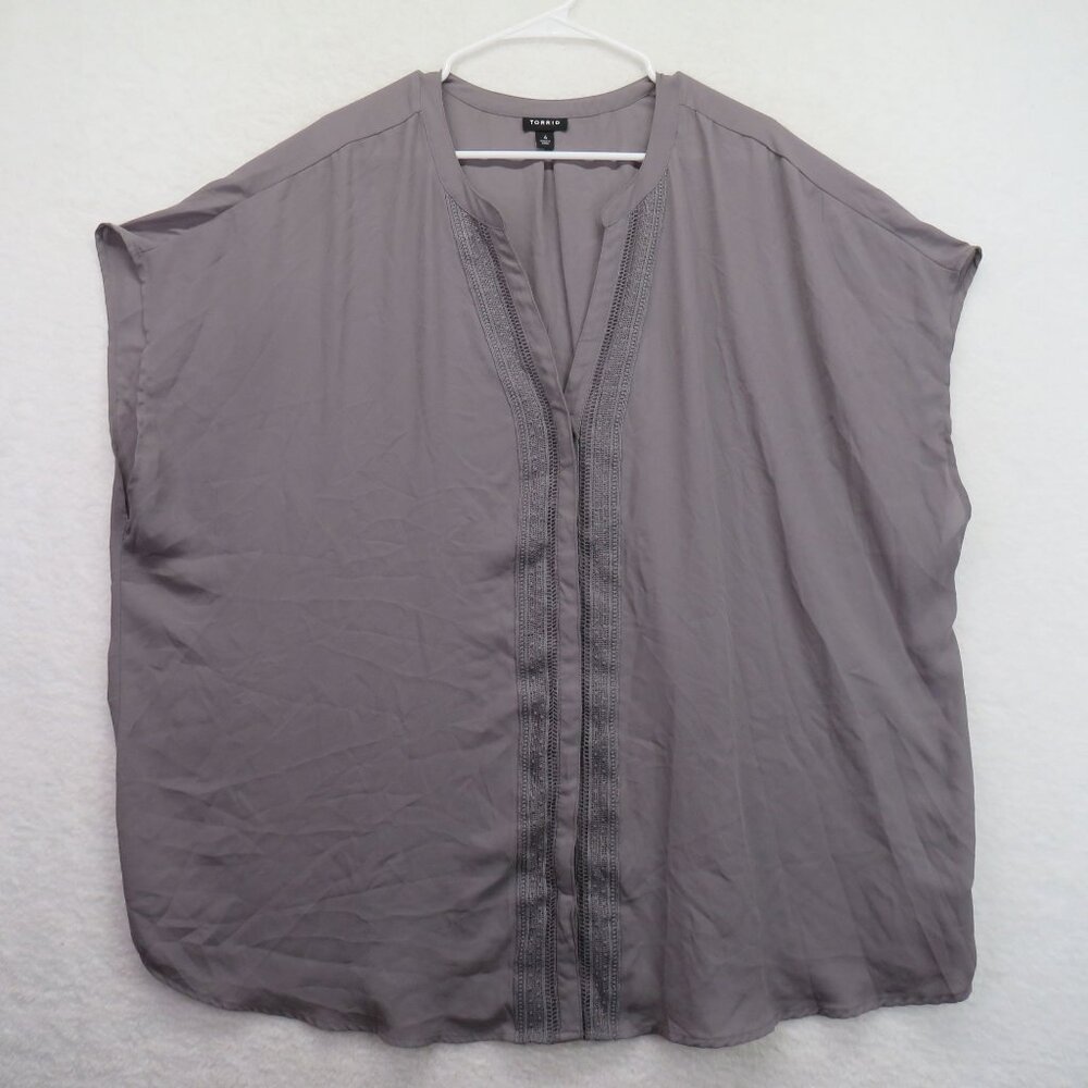 Torrid Shirt Womens Size 4X Gray Kaftan‎ Sleeveless Blouse V Neck Button Front